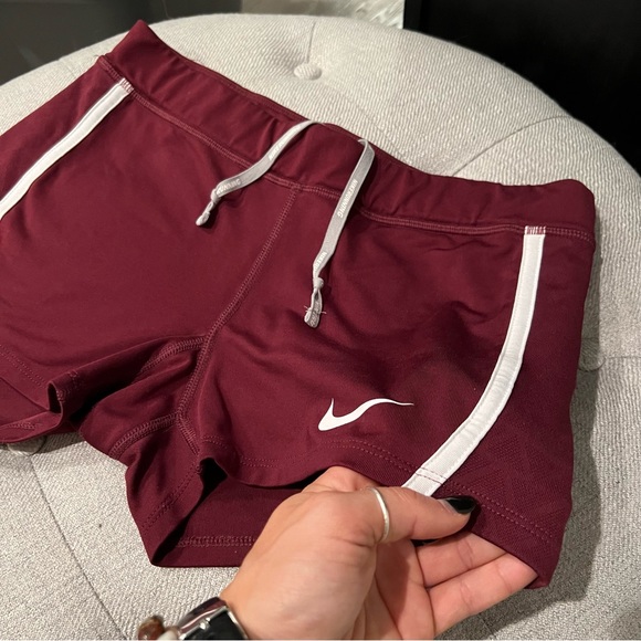 Nike maroon spandex shorts with drawstring - Picture 4 of 13